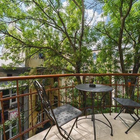 Modern Urban Escape - Old Town Apartment - By Upstairs Cracovia Exterior foto