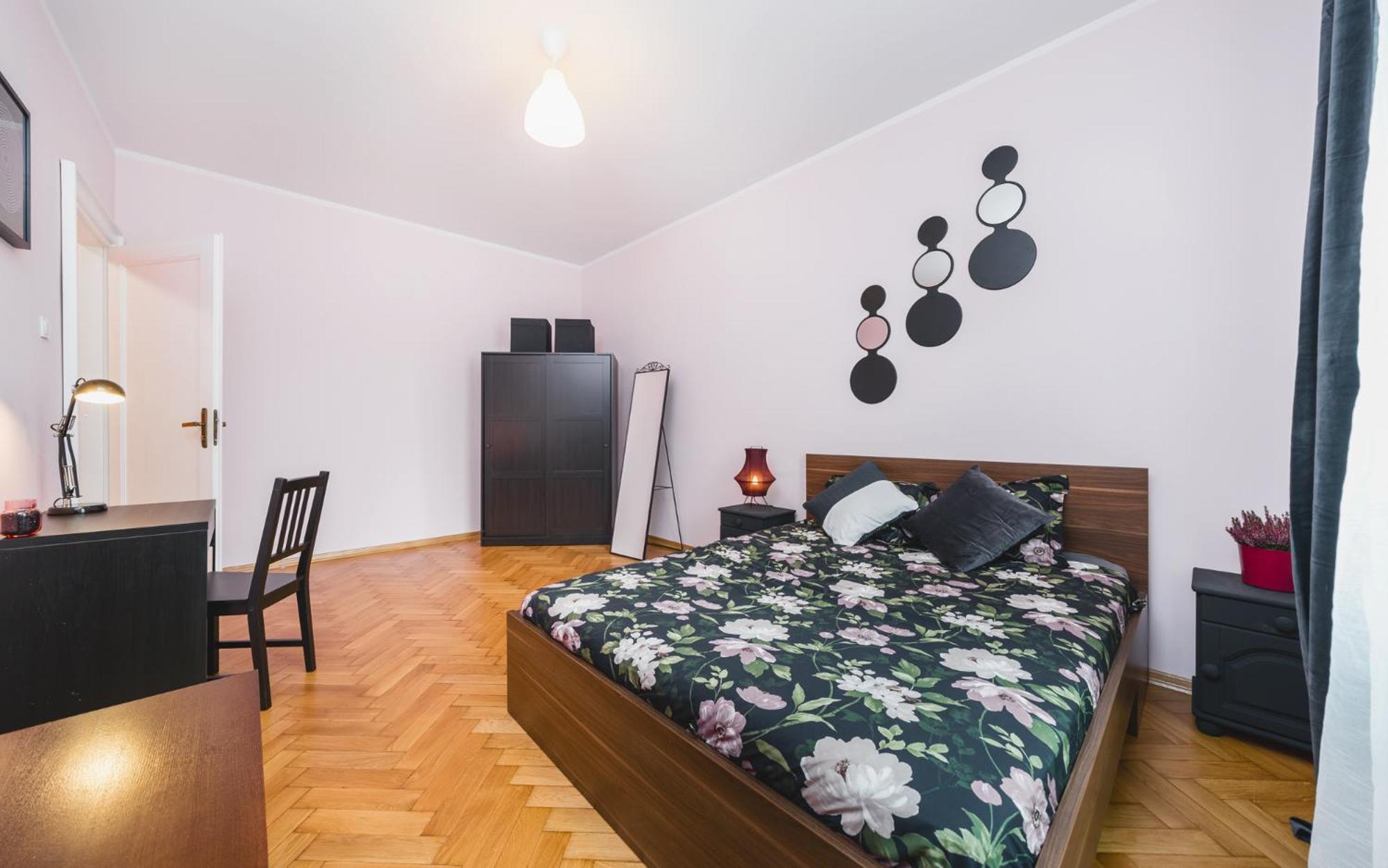 Modern Urban Escape - Old Town Apartment - By Upstairs Cracovia Exterior foto