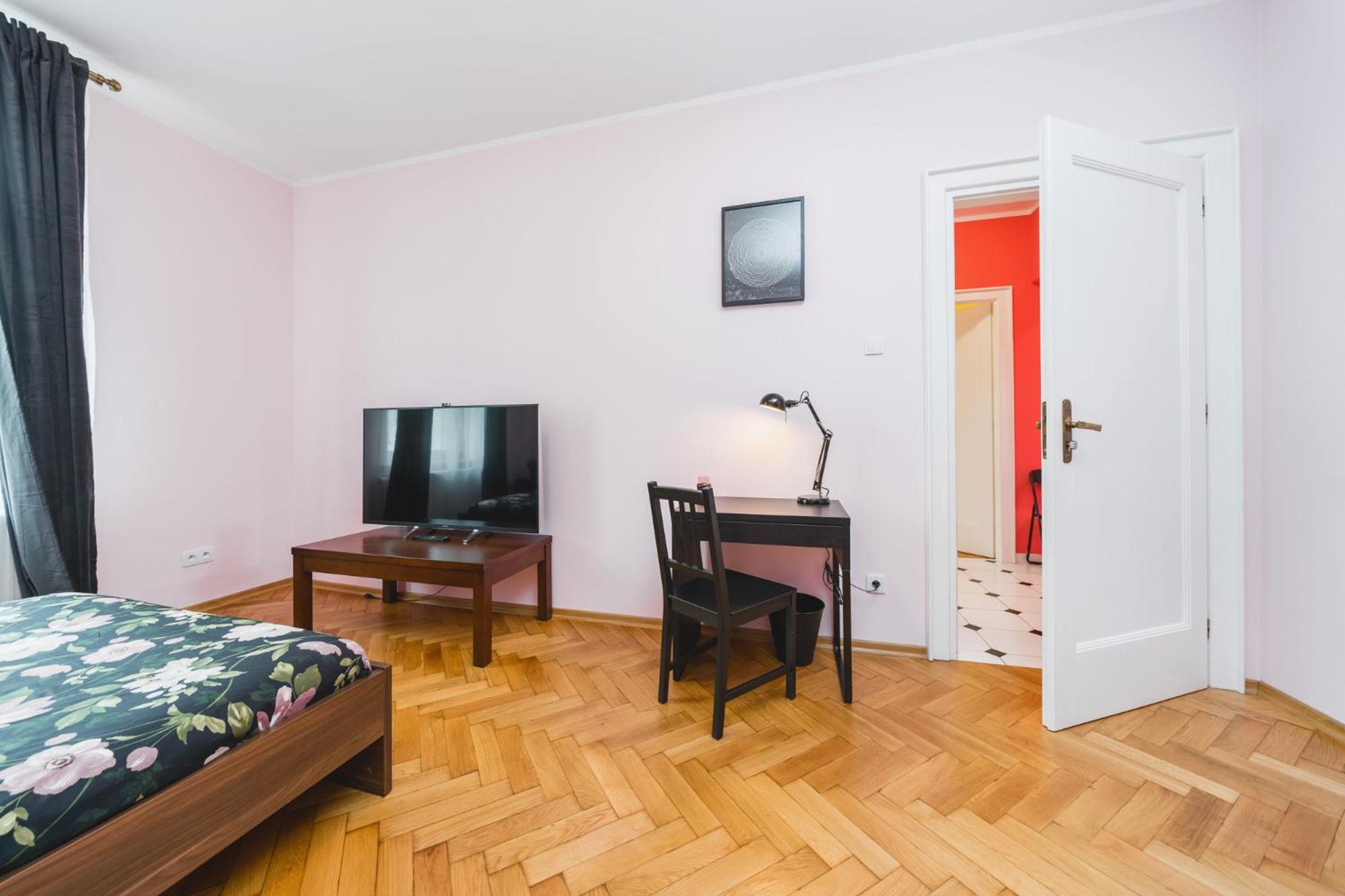 Modern Urban Escape - Old Town Apartment - By Upstairs Cracovia Exterior foto