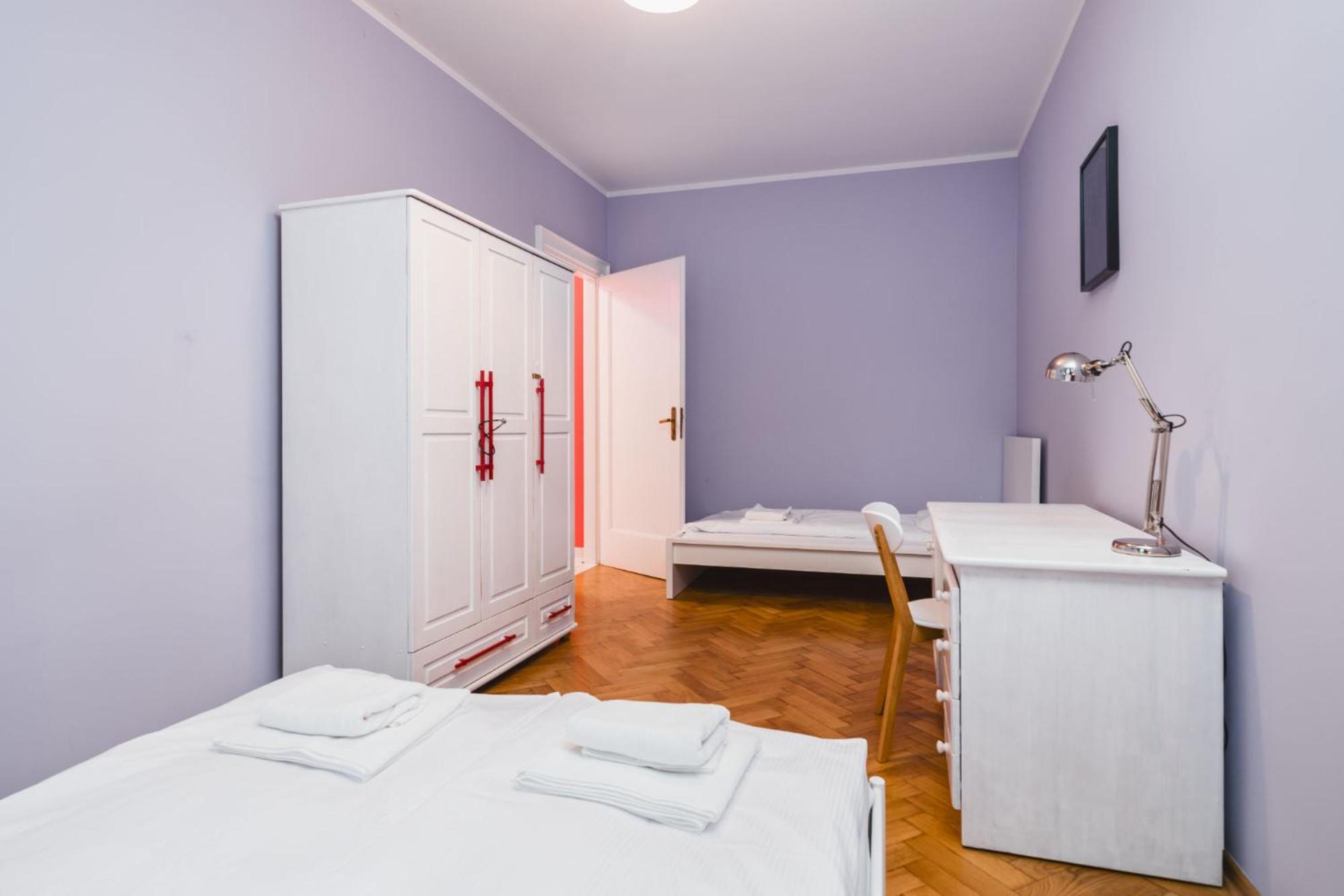 Modern Urban Escape - Old Town Apartment - By Upstairs Cracovia Exterior foto